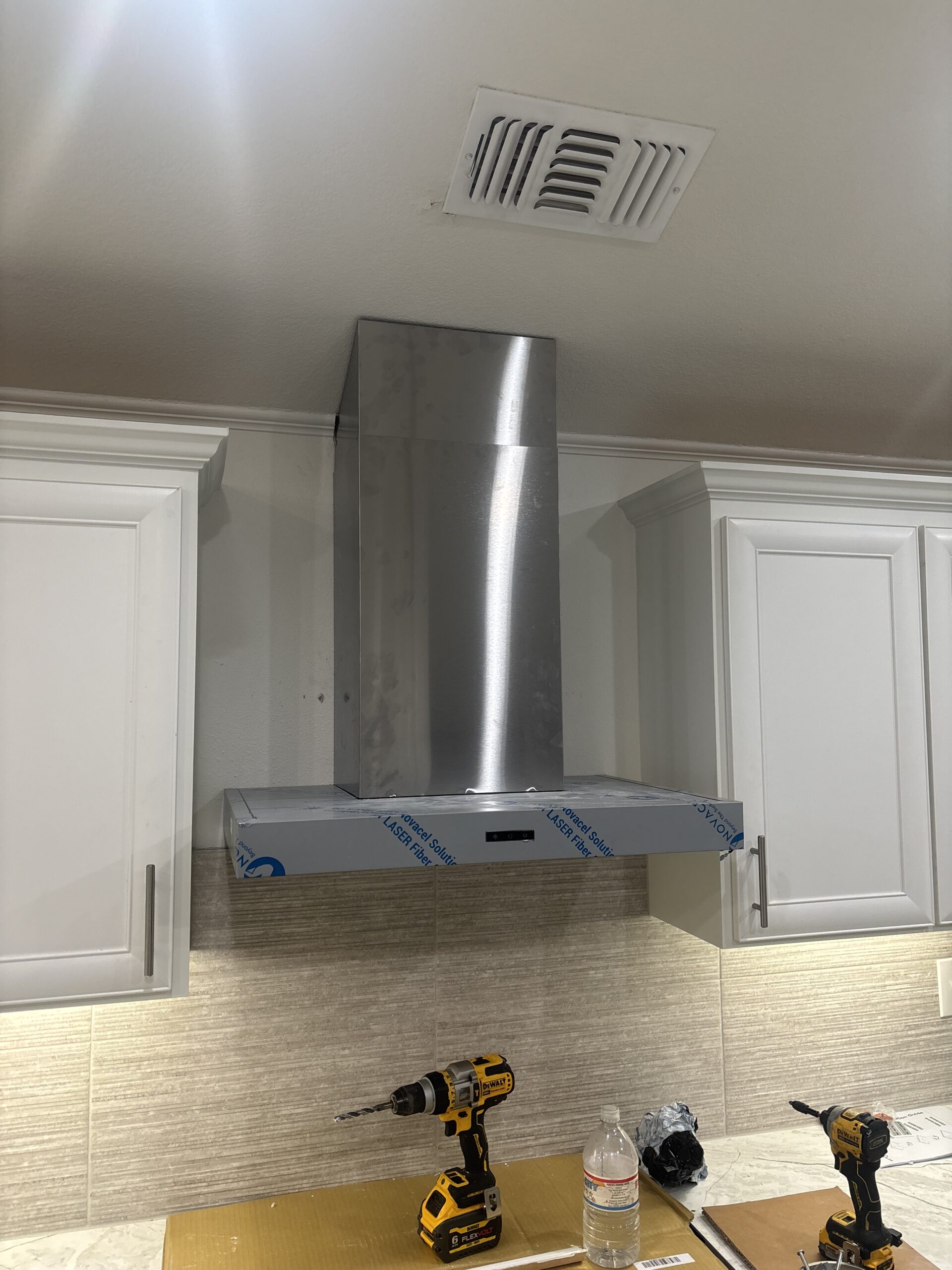 New kitchen countertop installation
